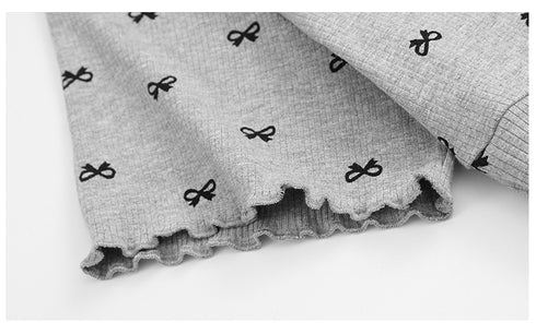 V-neck Bow Printed T-shirt